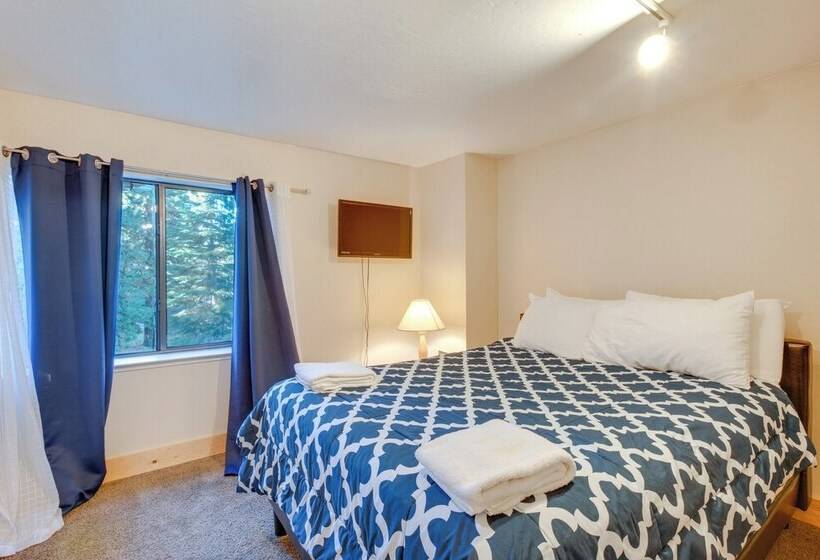 South Lake Tahoe Home W/ Game Rooms, Decks & Sauna