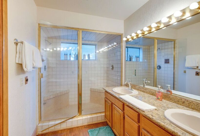 South Lake Tahoe Home W/ Game Rooms, Decks & Sauna