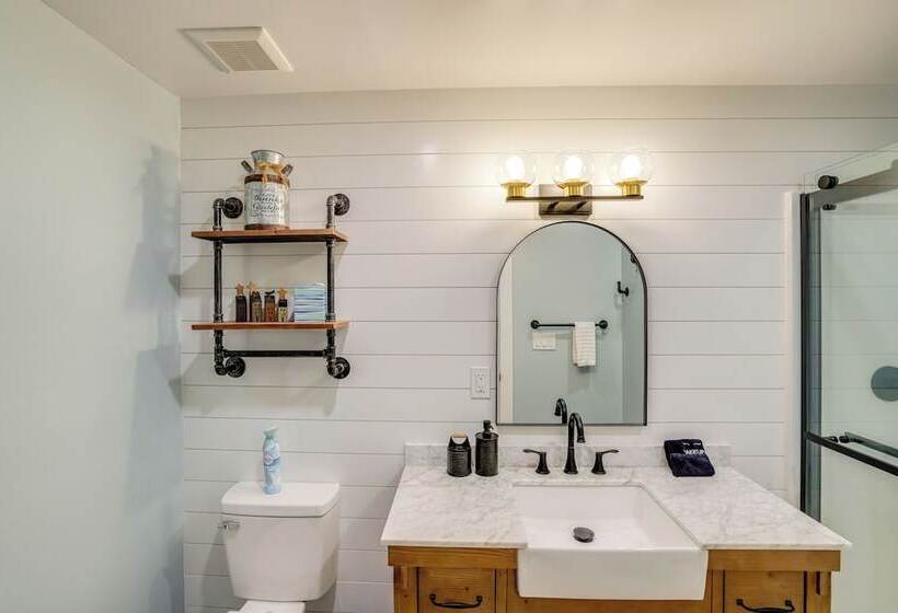 Private Hot Tub: Spacious Austerlitz Ski Cabin!