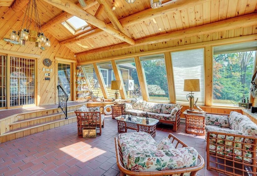 Private Hot Tub: Spacious Austerlitz Ski Cabin!