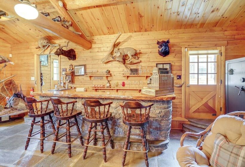 Private Hot Tub: Spacious Austerlitz Ski Cabin!