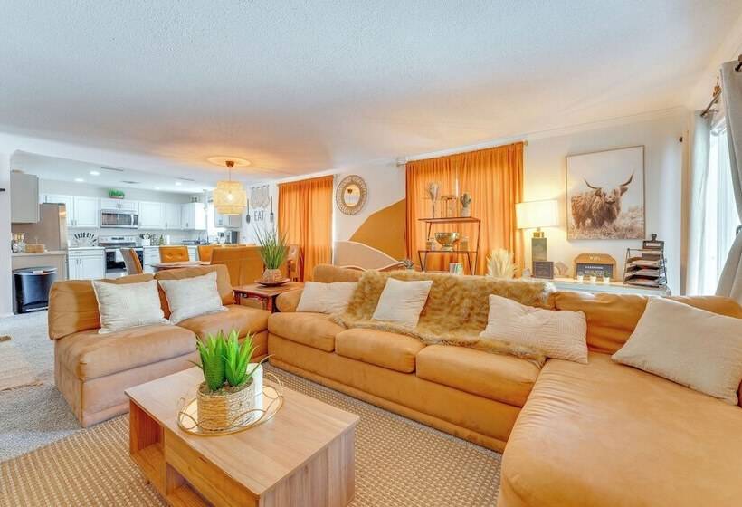 5 Mi To Airport: Bullhead City Villa W/ Mtn Views