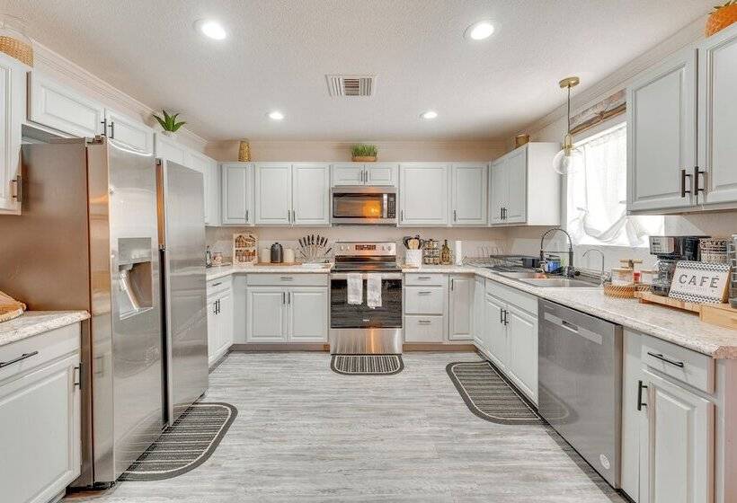 5 Mi To Airport: Bullhead City Villa W/ Mtn Views