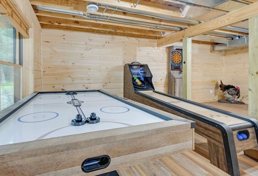 Adams Cabin W/ Game Room & Fire Pit