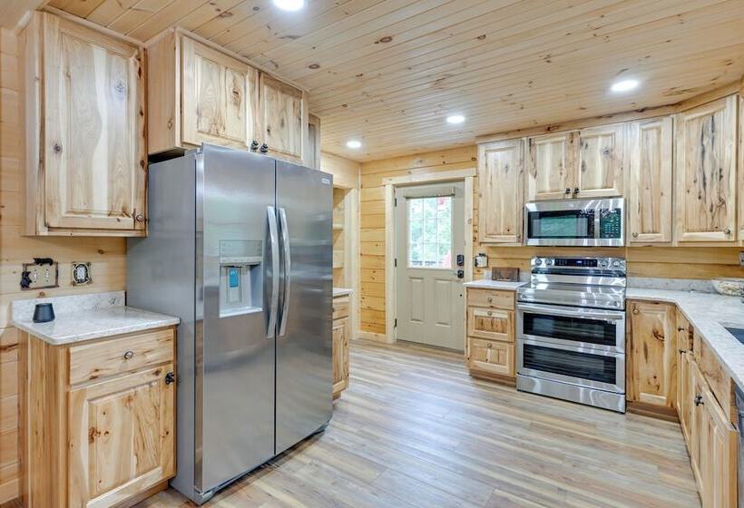 Adams Cabin W/ Game Room & Fire Pit