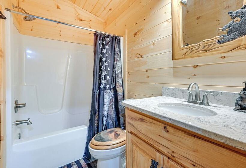 Adams Cabin W/ Game Room & Fire Pit