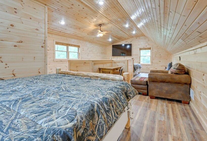 Adams Cabin W/ Game Room & Fire Pit