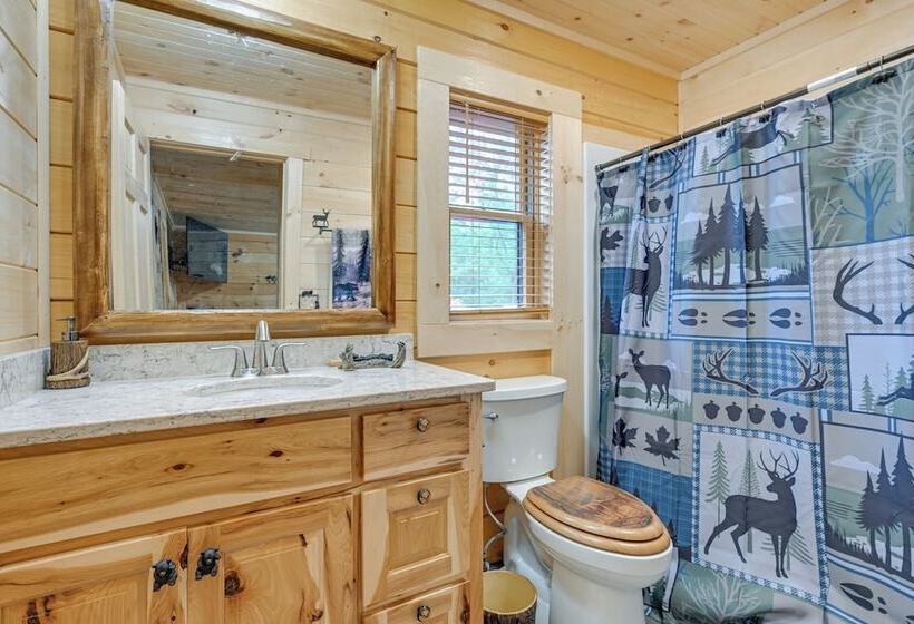 Adams Cabin W/ Game Room & Fire Pit