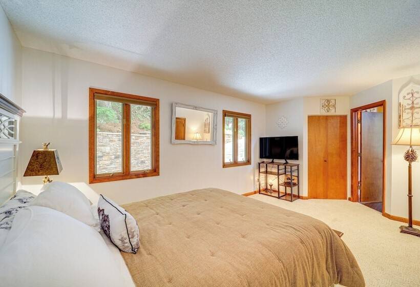 1 Mi To Otter Falls: Mtn View Gem W/ Deck