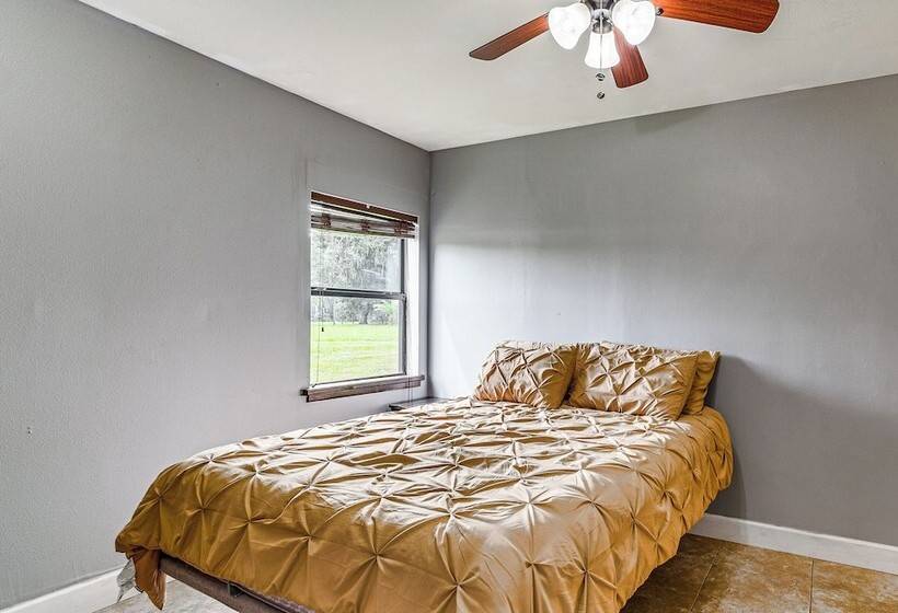 Spacious Micanopy Farmhouse W/ Luxurious Pool!