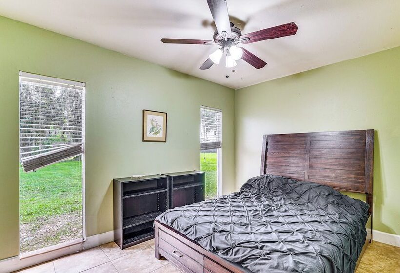 Spacious Micanopy Farmhouse W/ Luxurious Pool!