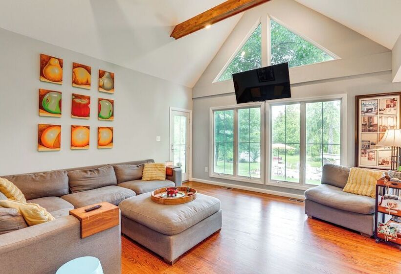 Princeton Home W/ Patio: Pets Welcome!