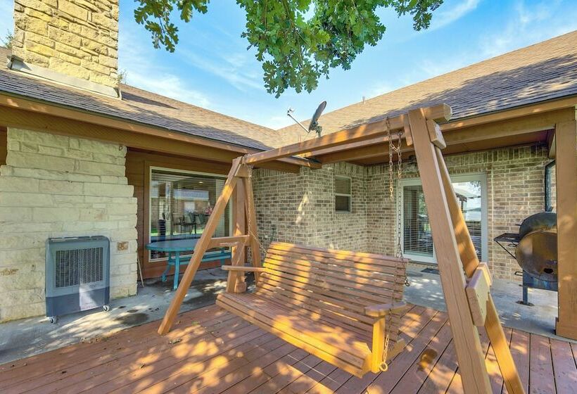 Rhodes Retreat W/ Dock On Cedar Creek Lake!