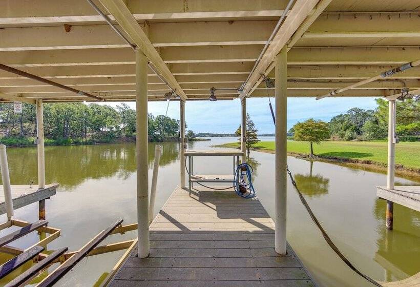 Rhodes Retreat W/ Dock On Cedar Creek Lake!