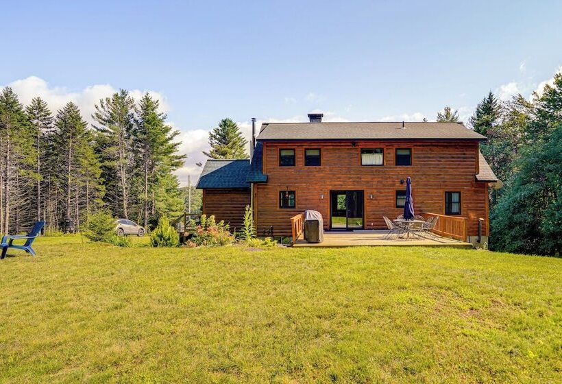 Spacious Wilmington Cabin: Walk To Lake