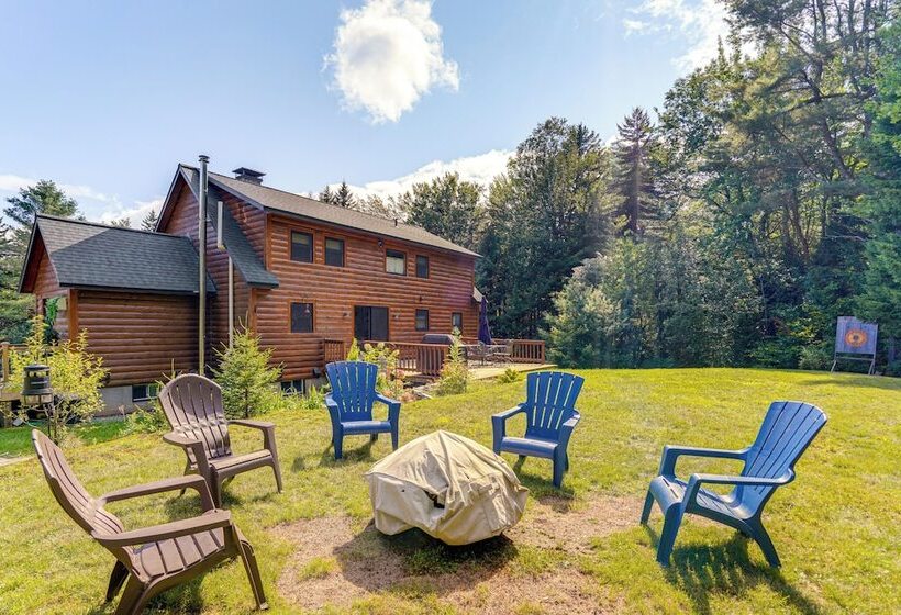 Spacious Wilmington Cabin: Walk To Lake