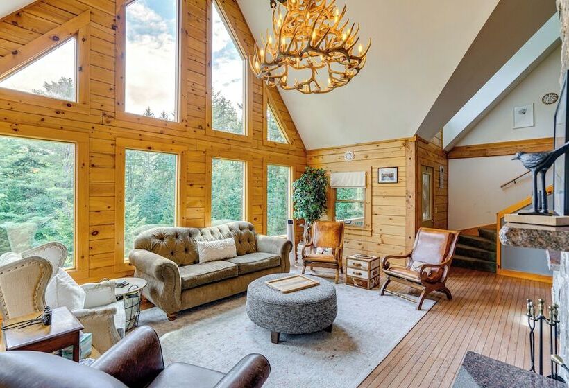 Spacious Wilmington Cabin: Walk To Lake