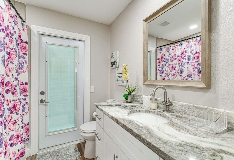 Weeki Lake Home: Heated Pool, By Disney & Kayaking