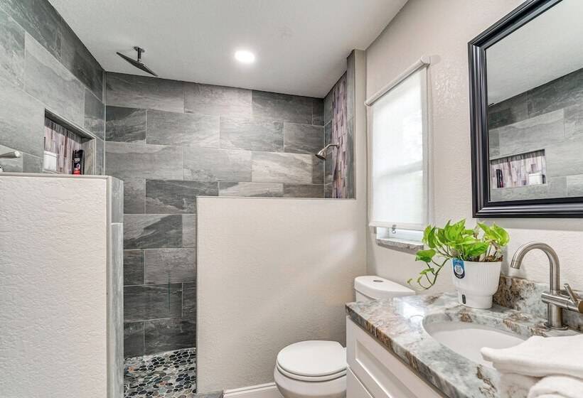 Weeki Lake Home: Heated Pool, By Disney & Kayaking