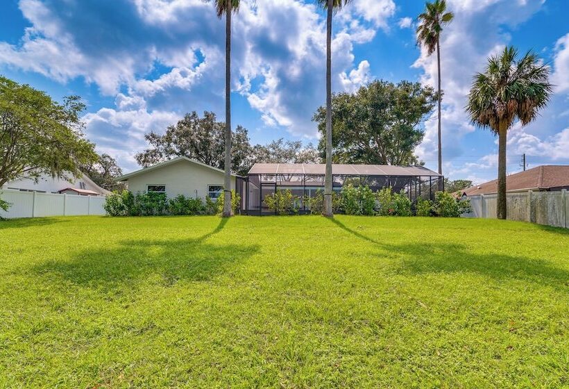 Weeki Lake Home: Heated Pool, By Disney & Kayaking