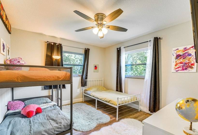 Weeki Lake Home: Heated Pool, By Disney & Kayaking