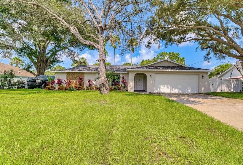 Weeki Lake Home: Heated Pool, By Disney & Kayaking