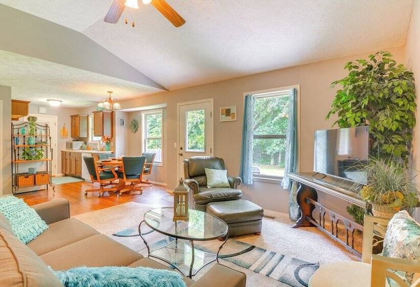 Springfield Area Home ~ 12 Mi To Downtown!