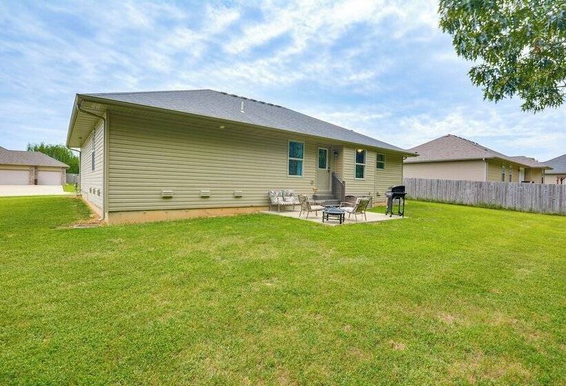 Springfield Area Home ~ 12 Mi To Downtown!