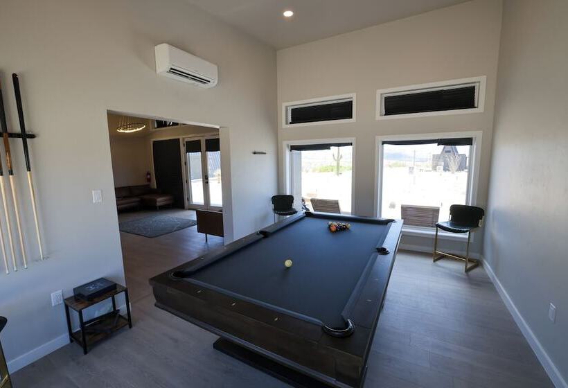 Stardust Big Bend Luxury Cottage