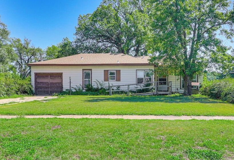 Sterling Home W/ Patio & Grill: 1 Mi To College!