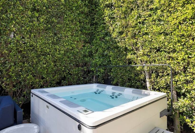 Stone Lagoon By Avantstay Steps To The Beach + Backyard Oasis!