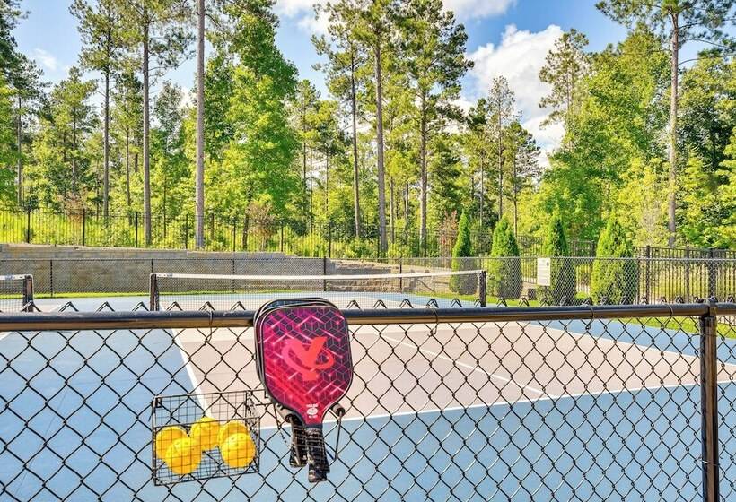 Private Hot Tub: Lakefront Connelly Springs Escape