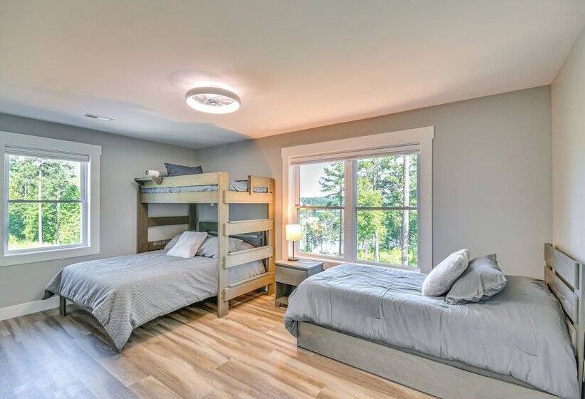 Private Hot Tub: Lakefront Connelly Springs Escape