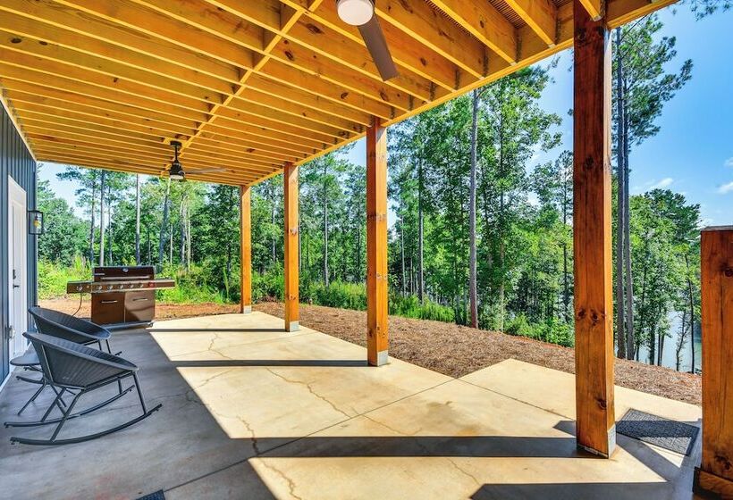 Private Hot Tub: Lakefront Connelly Springs Escape