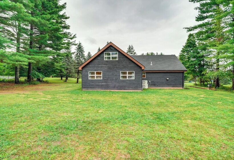 Stylish Catskills Retreat: Year Round Adventure!