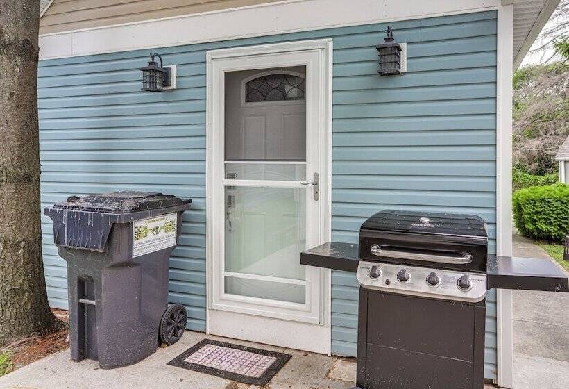 3 Mi To Cedar Point: Sunny Sandusky Home W/ Yard