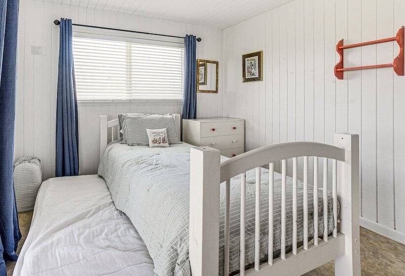 Sunset Views & Large Deck: Home In Crystal Beach!