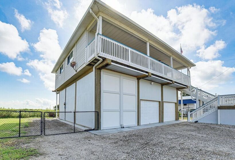 Sunset Views & Large Deck: Home In Crystal Beach!