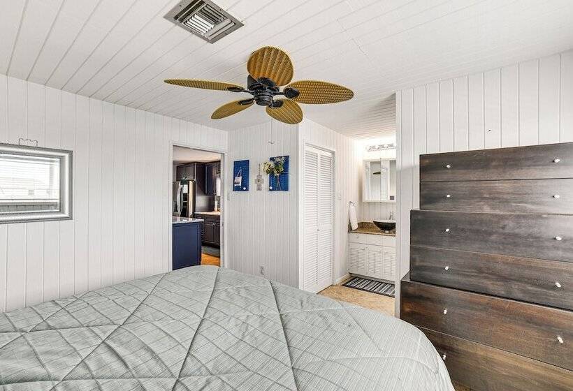 Sunset Views & Large Deck: Home In Crystal Beach!