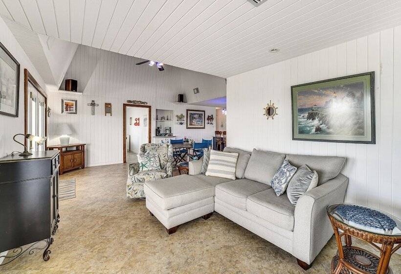 Sunset Views & Large Deck: Home In Crystal Beach!