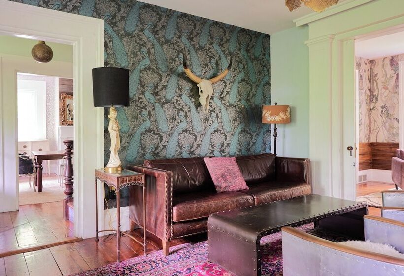 Ulster County Farmhouse Near Waterfalls & Winery!