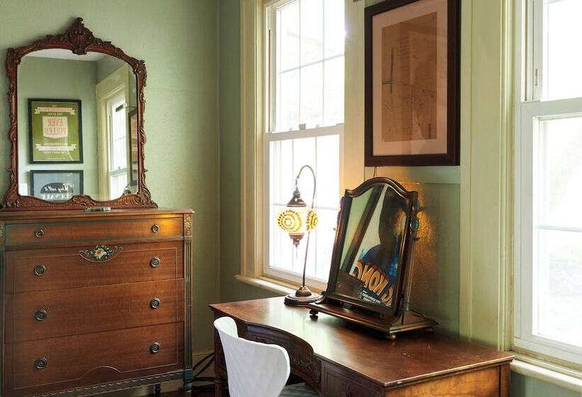 Ulster County Farmhouse Near Waterfalls & Winery!