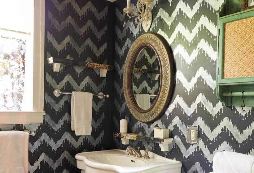 Ulster County Farmhouse Near Waterfalls & Winery!