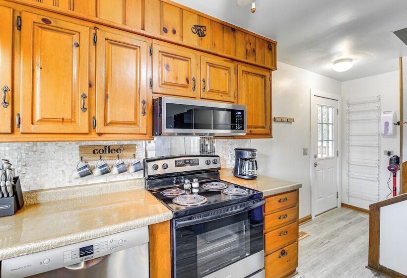 Updated Damascus Cottage On Appalachian Trail!