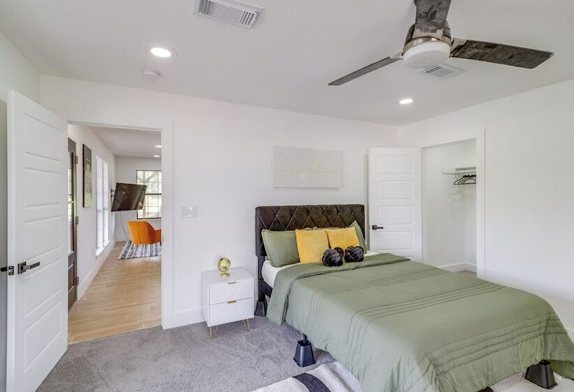 11 Mi To Golf: Home W/ Fishing Pond In Hempstead