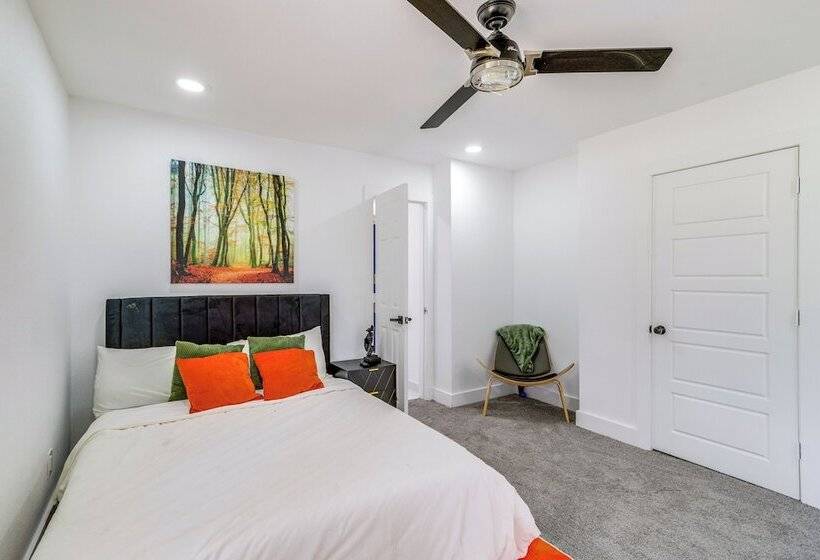 11 Mi To Golf: Home W/ Fishing Pond In Hempstead