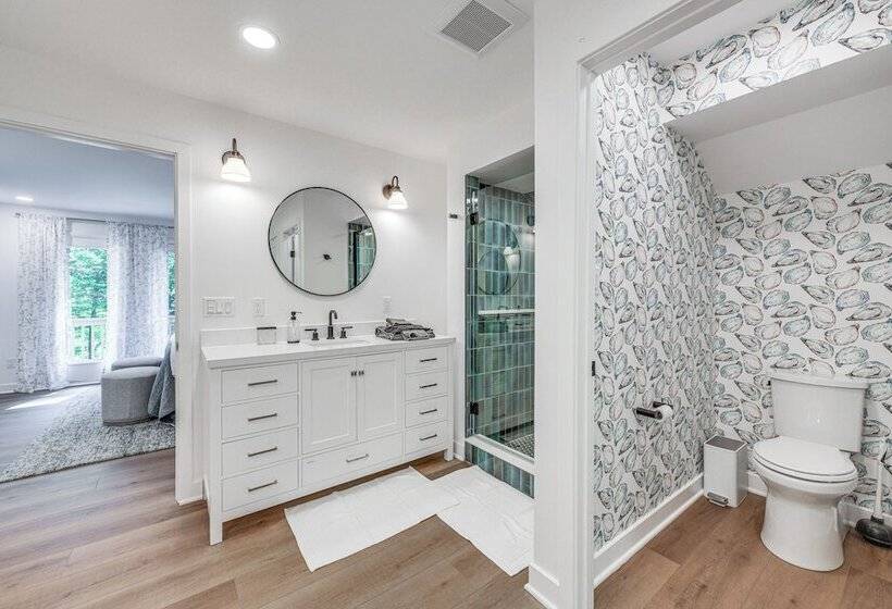 Waterfront Urbanna Home W/ Private Dock & Pool