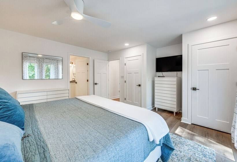 Waterfront Urbanna Home W/ Private Dock & Pool