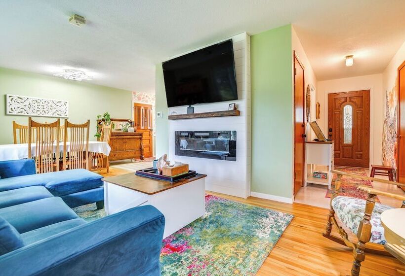 Welcoming Cottage Grove Home W/ Yard