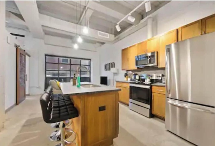 2125 Superior Living